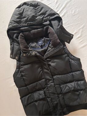 Gap Black Hooded Puffer Vest Removable Hood Zip Snap